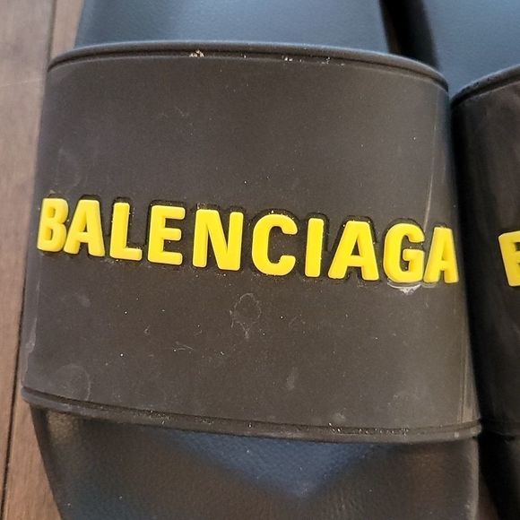 BALENCIAGALogo-print rubber pool sliders - Picture 2 of 4
